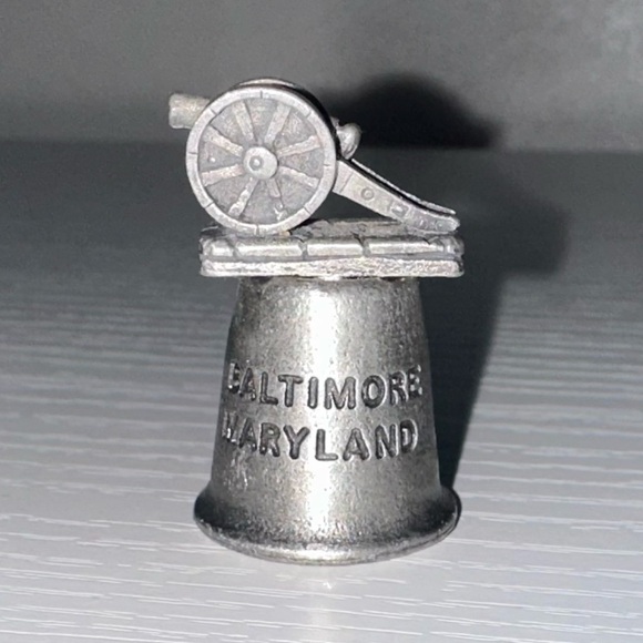 Fort McHenry Pewter Thimble - Picture 2 of 7